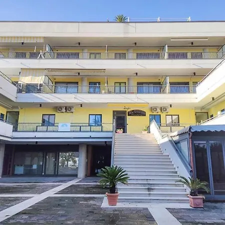 Delizioso Bilocale Mayra Prima Fila Vista Mare Apartamento *